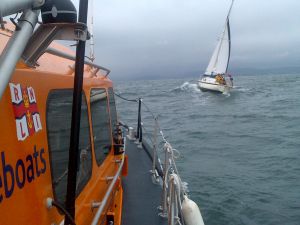 Exmouth RNLI assist two exhausted sailors in Lyme Bay