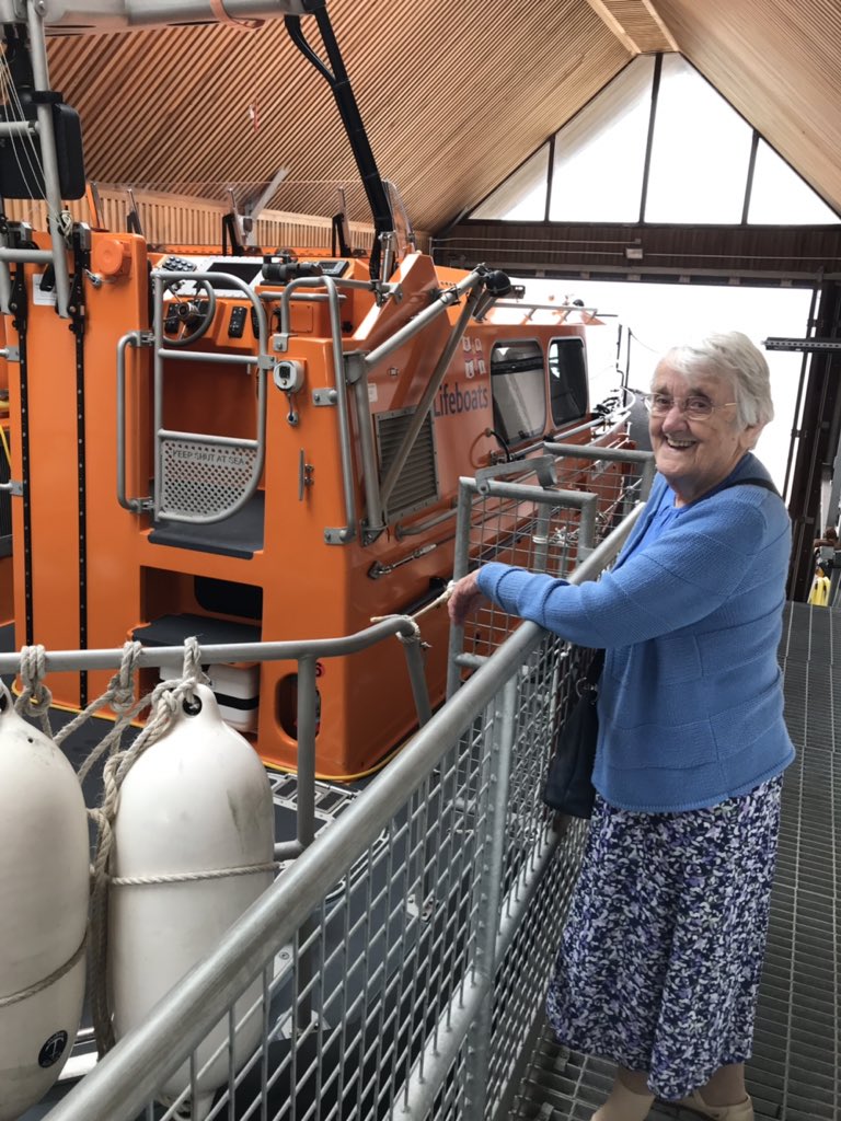 Exmouth Lifeboat supporter donates £500 for her 90th Birthday