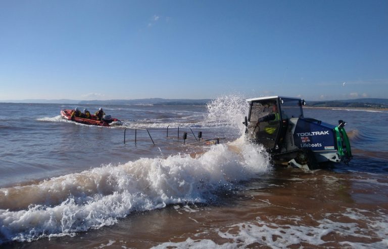 Exmouth Lifeboat assists broken down vessel