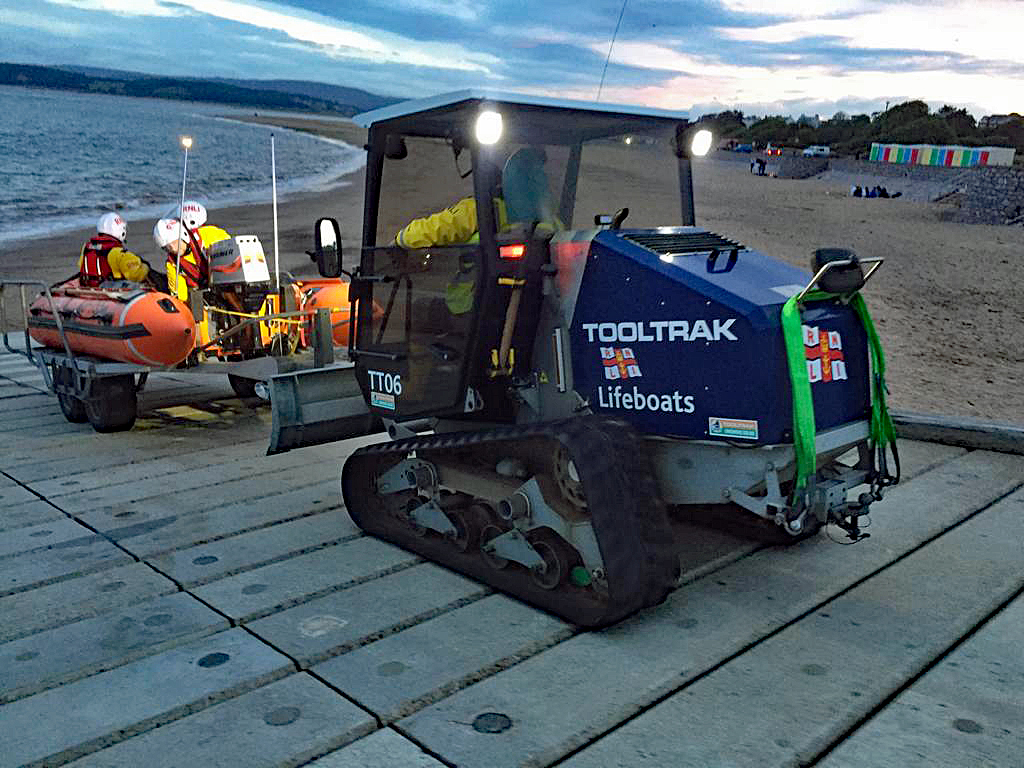 Exmouth RNLI assigned to report of two persons in the River Exe off Exton