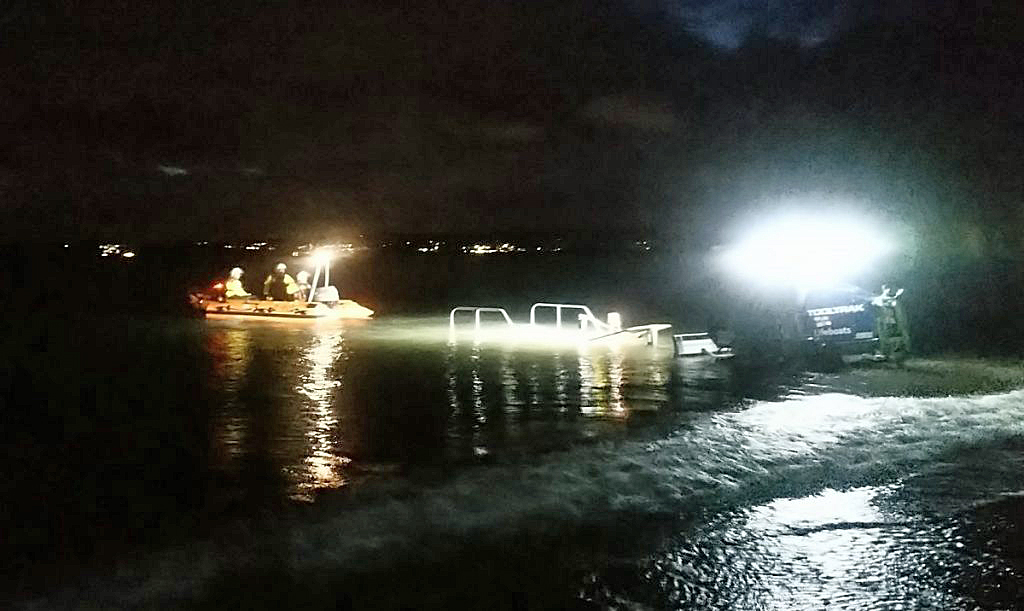 Exmouth RNLI search for missing Kitesurfer