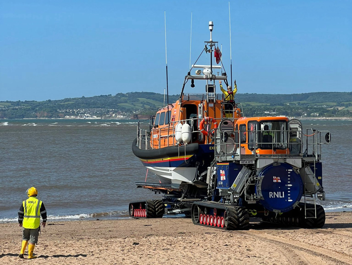 Exmouth RNLI rescues injured crewman