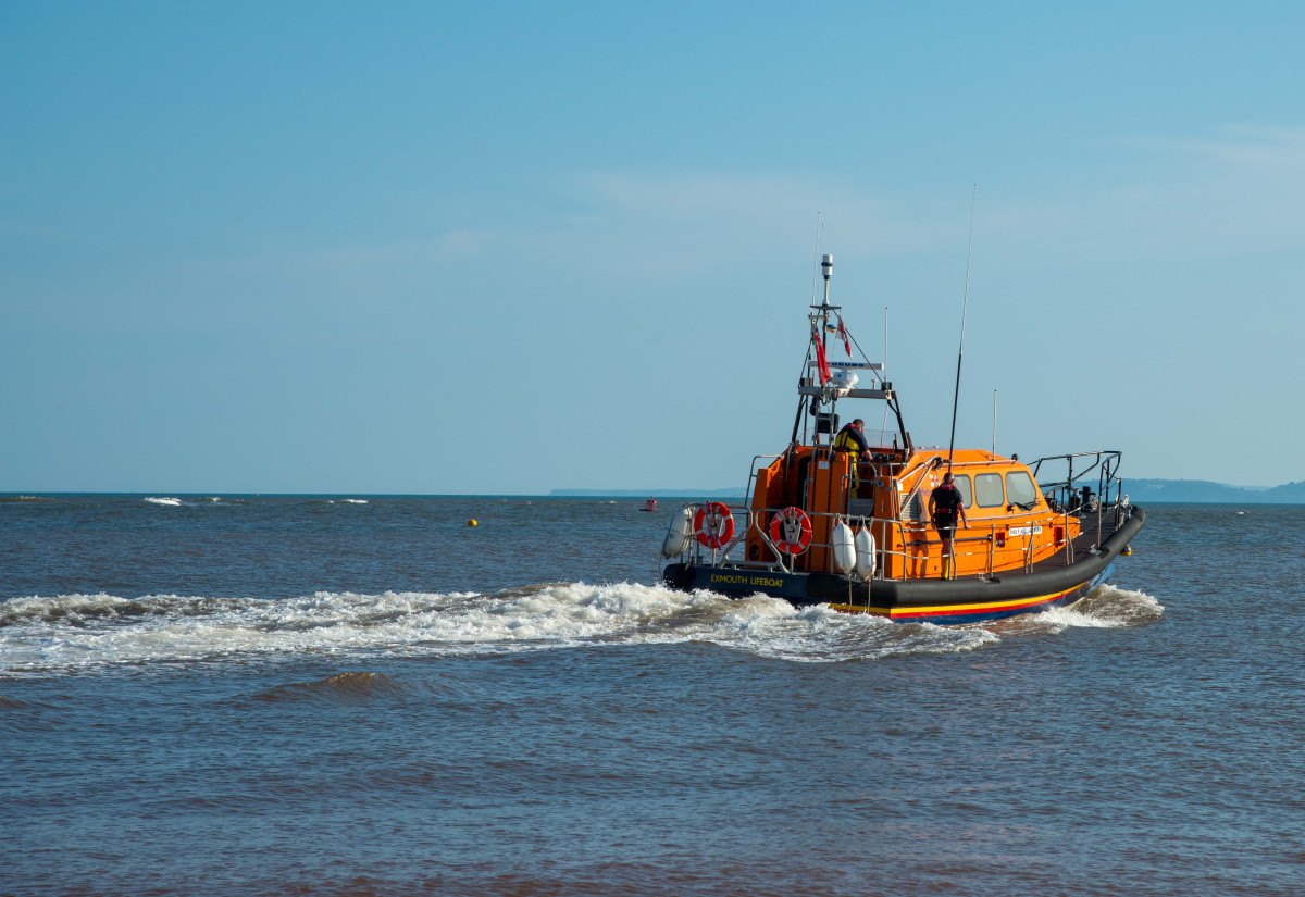 Exmouth RNLI help fisherman taken ill