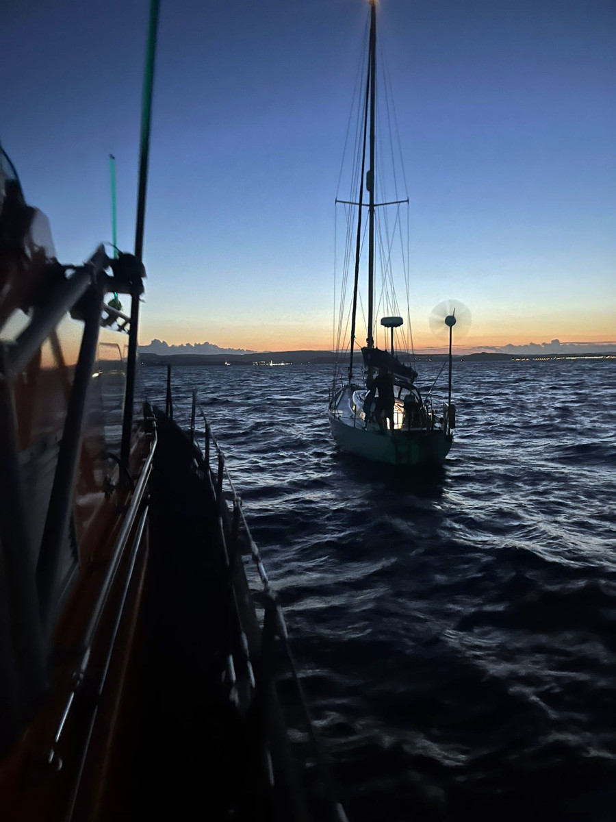 Exmouth RNLI called to broken down yacht